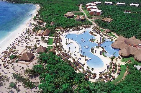 艾库玛尔 Grand Palladium Colonial Res.酒店